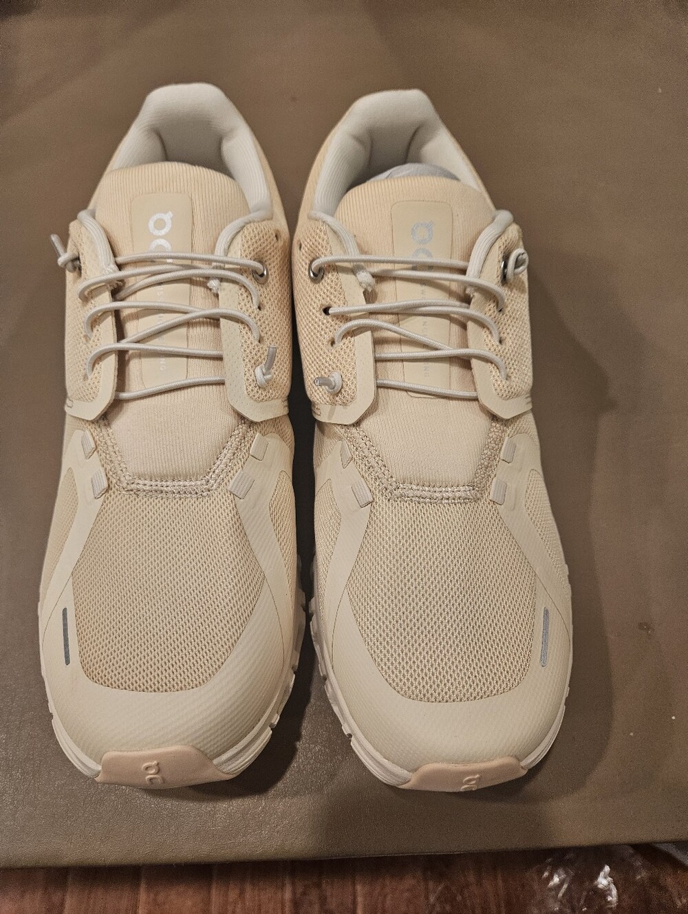 On Clouds Womens Size 10 Shoes